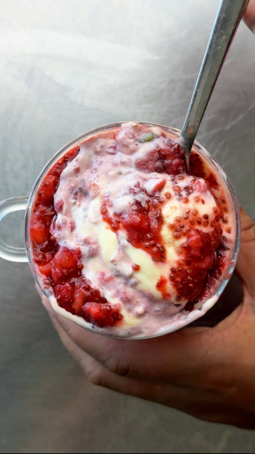 roxyandben 게시물 이미지: IRON-PACKED BERRY OVERNIGHT OATS 🍓

I have...