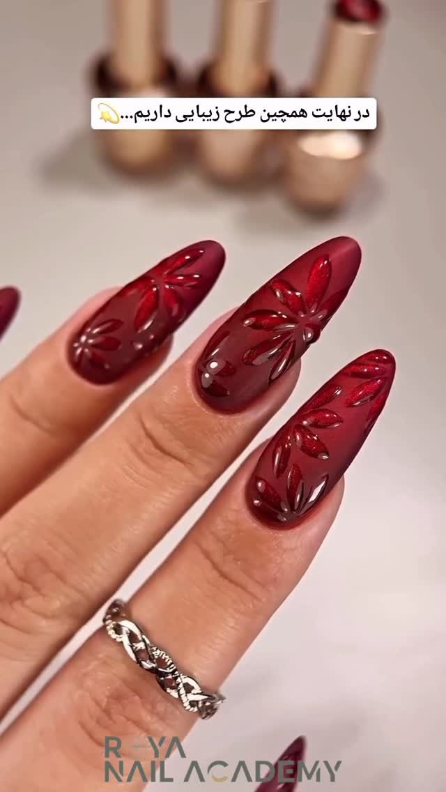 roya_nailacademy 게시물 이미지: ❤️✨
از زیبایی های لاک قرمز ….

———-
#ناخن...