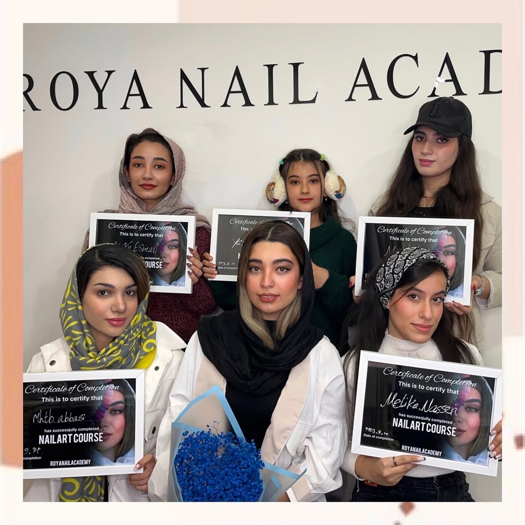 Photo by رویا آکادمی | مدرس کاشت ناخن |کرج گوهردشت in Explore اکسپلور with @roya_nailacademy.