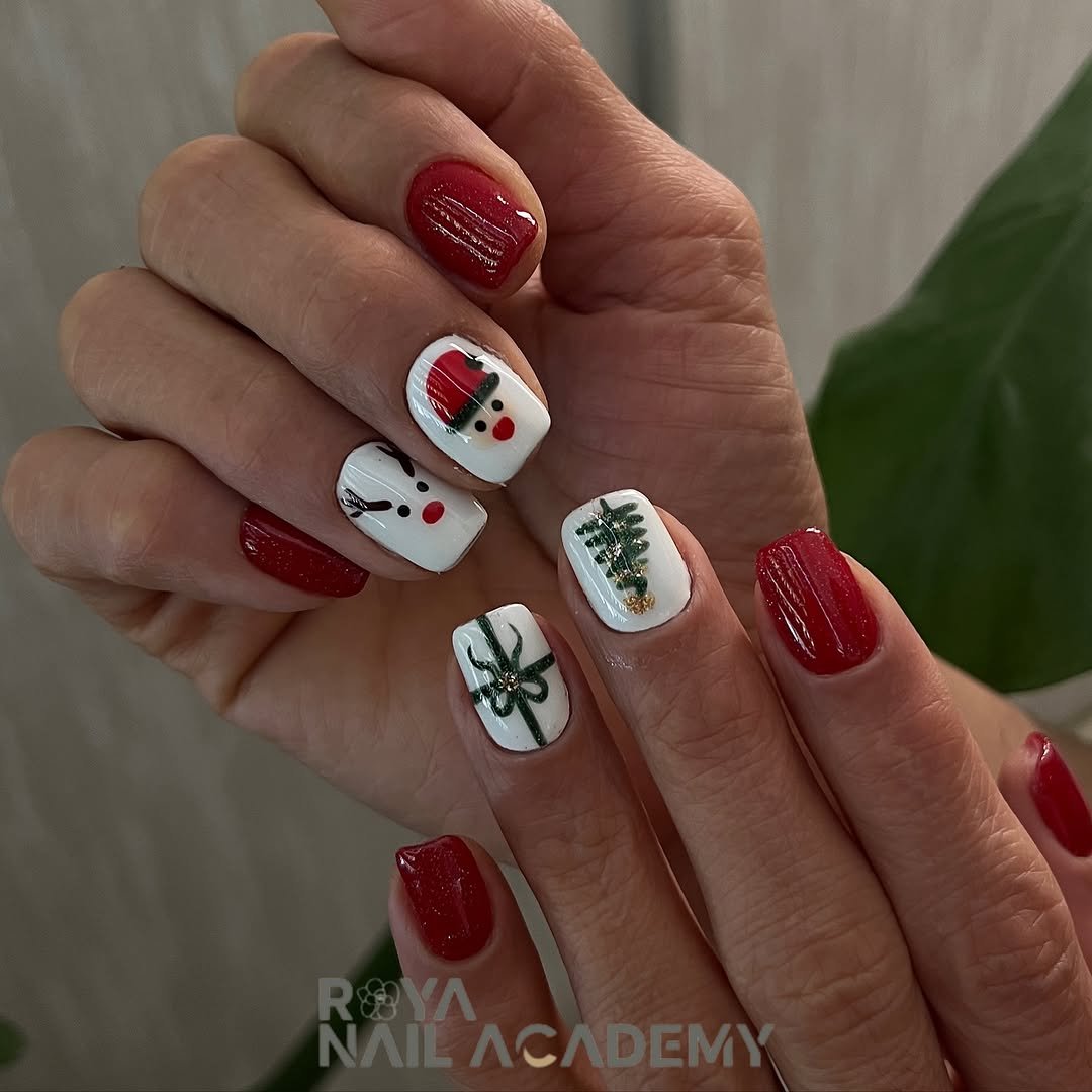 Photo by رویا آکادمی | مدرس کاشت ناخن |کرج گوهردشت on December 20, 2025. May be an image of one or more people, fingernails and text.