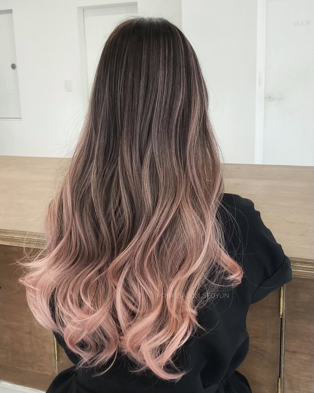 royalsalon_seoyun 게시물 이미지: 애쉬 핑크 옴브레 - 🪽🫧🩷

밑으로 갈수록 밝아지는 애쉬핑크컬러 -

빠질 때가...