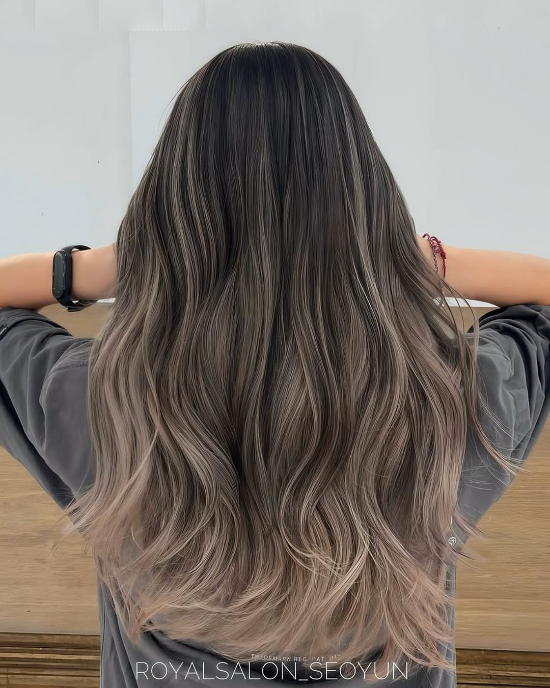 Photo by 홍대미용실 로얄살롱 서윤 실장 •발레아쥬 옴브레 하이라이트 in ROYAL SALON.