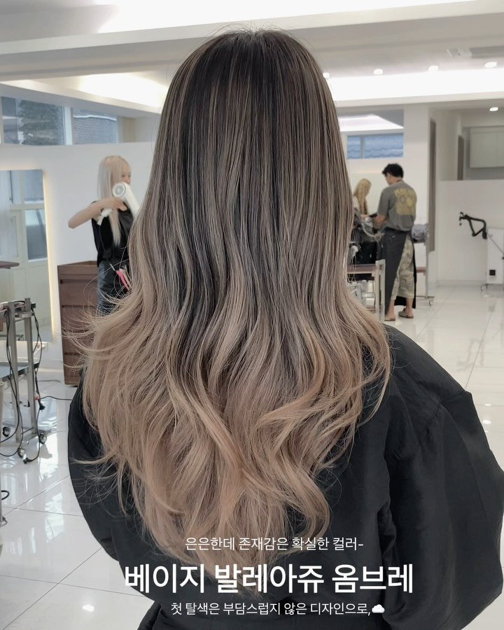 royalsalon_seoyun 게시물 이미지: 베이지 발레아쥬 옴브레 🤎🥯

결감이 은은하게 예뻐 
자연스럽지만 존재감이 확실한...
