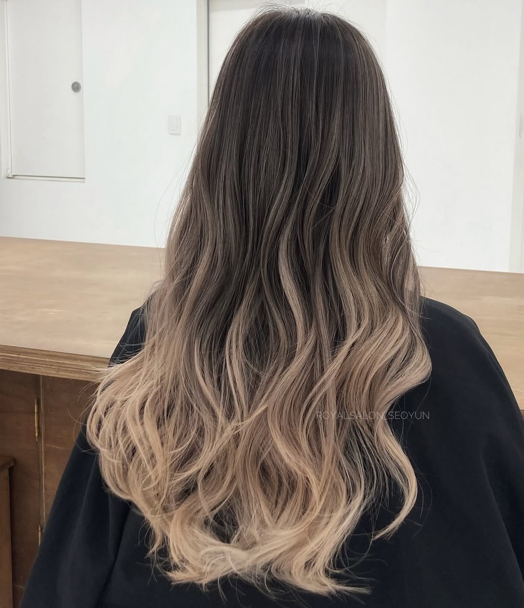 royalsalon_seoyun 게시물 이미지: 베이지 발레아쥬 옴브레 💫🍨

밑에가 갈수록 밝아지는 이 옴브레 느낌은 
기분전환...