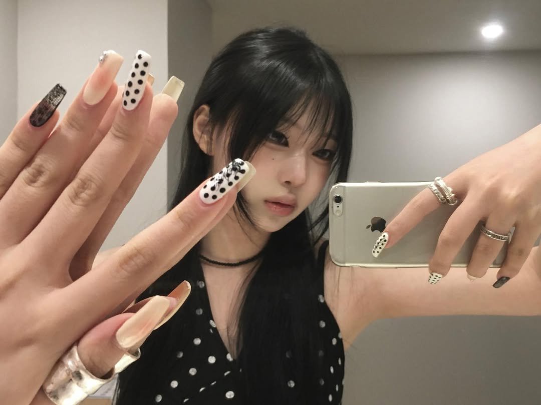 rr_yung 게시물 이미지: 도트가 좋아요

@zera_nail_lab 

^ 핀터깔 네일 100% 구현 해...