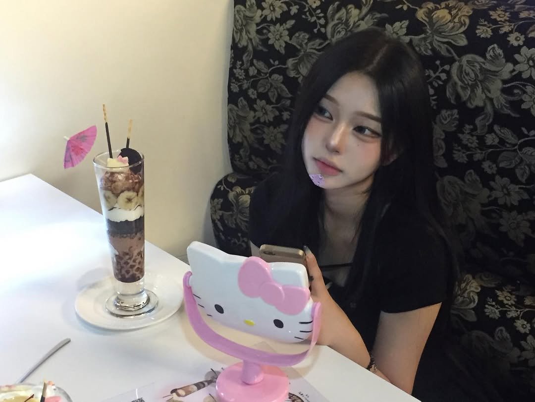 rr_yung 게시물 이미지: 앞머리 넘기고싶어서 올리는 사진
