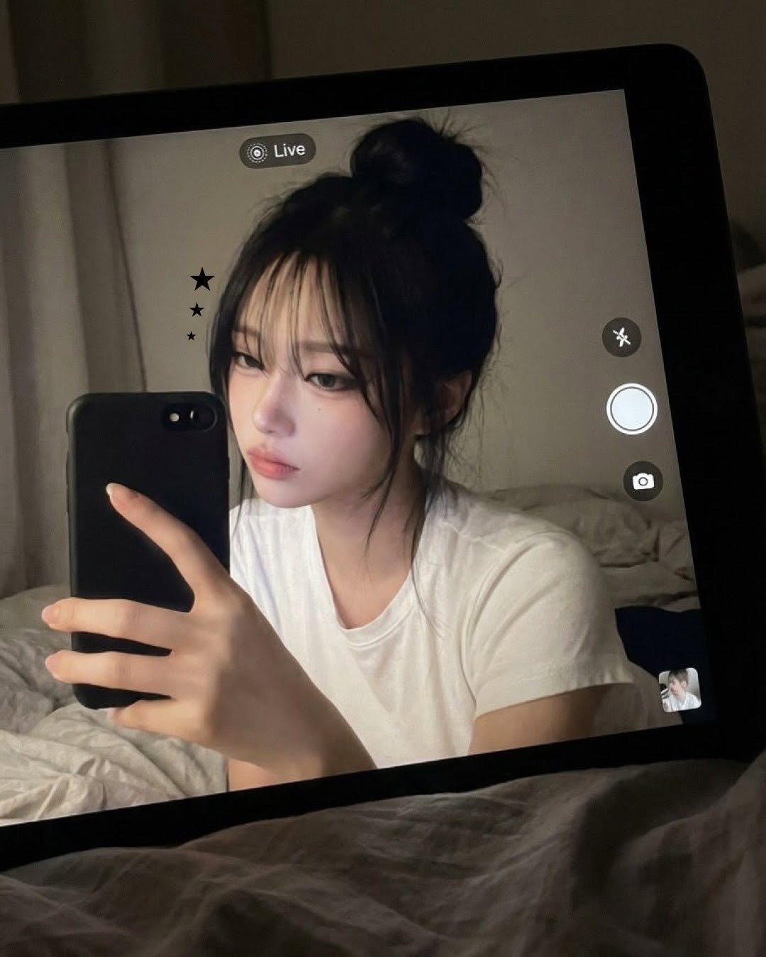 Photo by 예령 on April 22, 2026. May be a selfie of one or more people, bangs, phone, mirror and text.