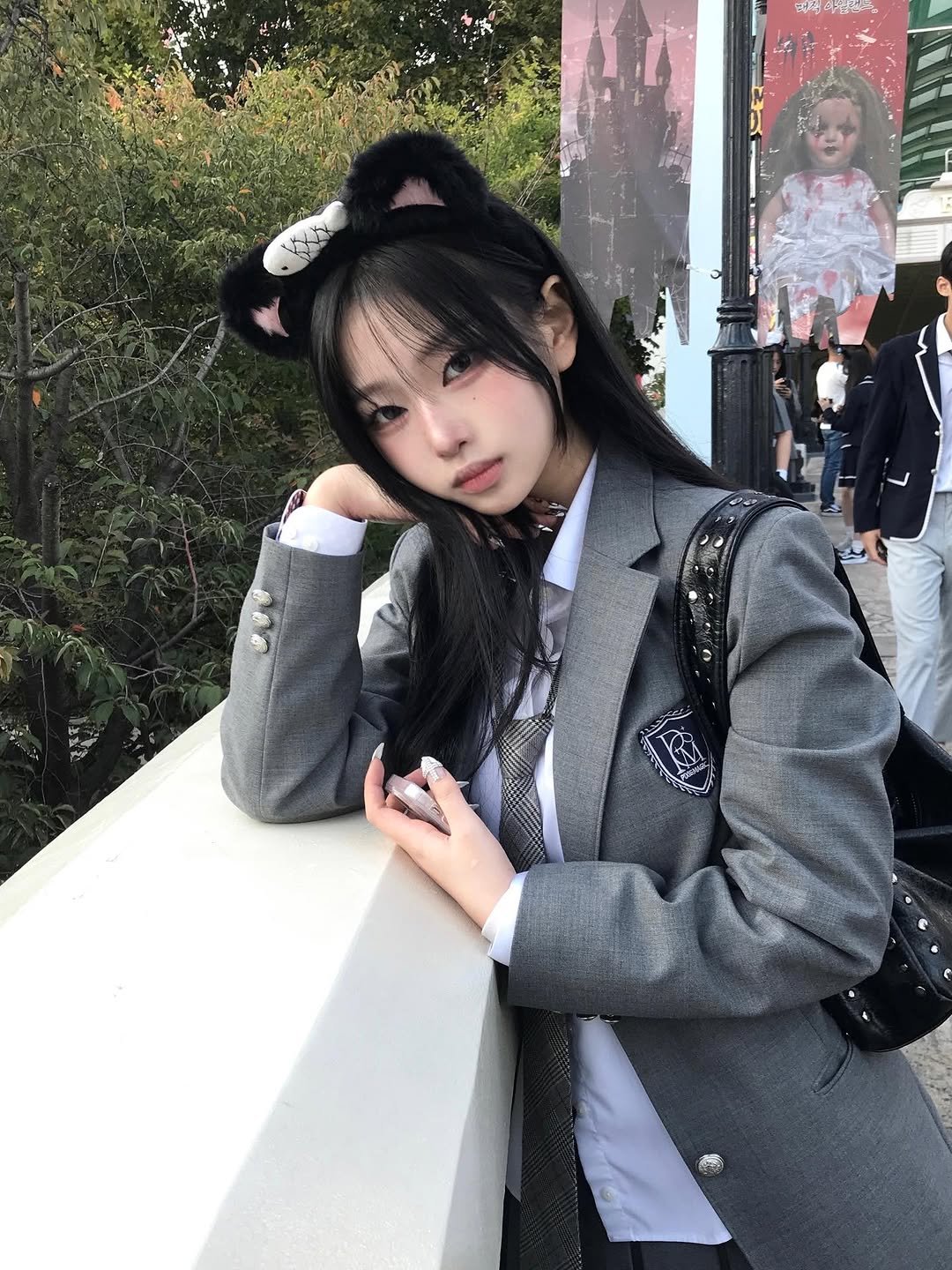 Photo by 예령 on February 04, 2026. May be an image of costume and text.