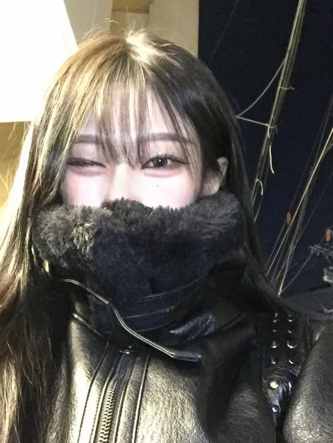 Photo by 예령 on December 03, 2025. May be a selfie of one or more people, hair, duffle coat, goosedown coat, parka, jacket and text.