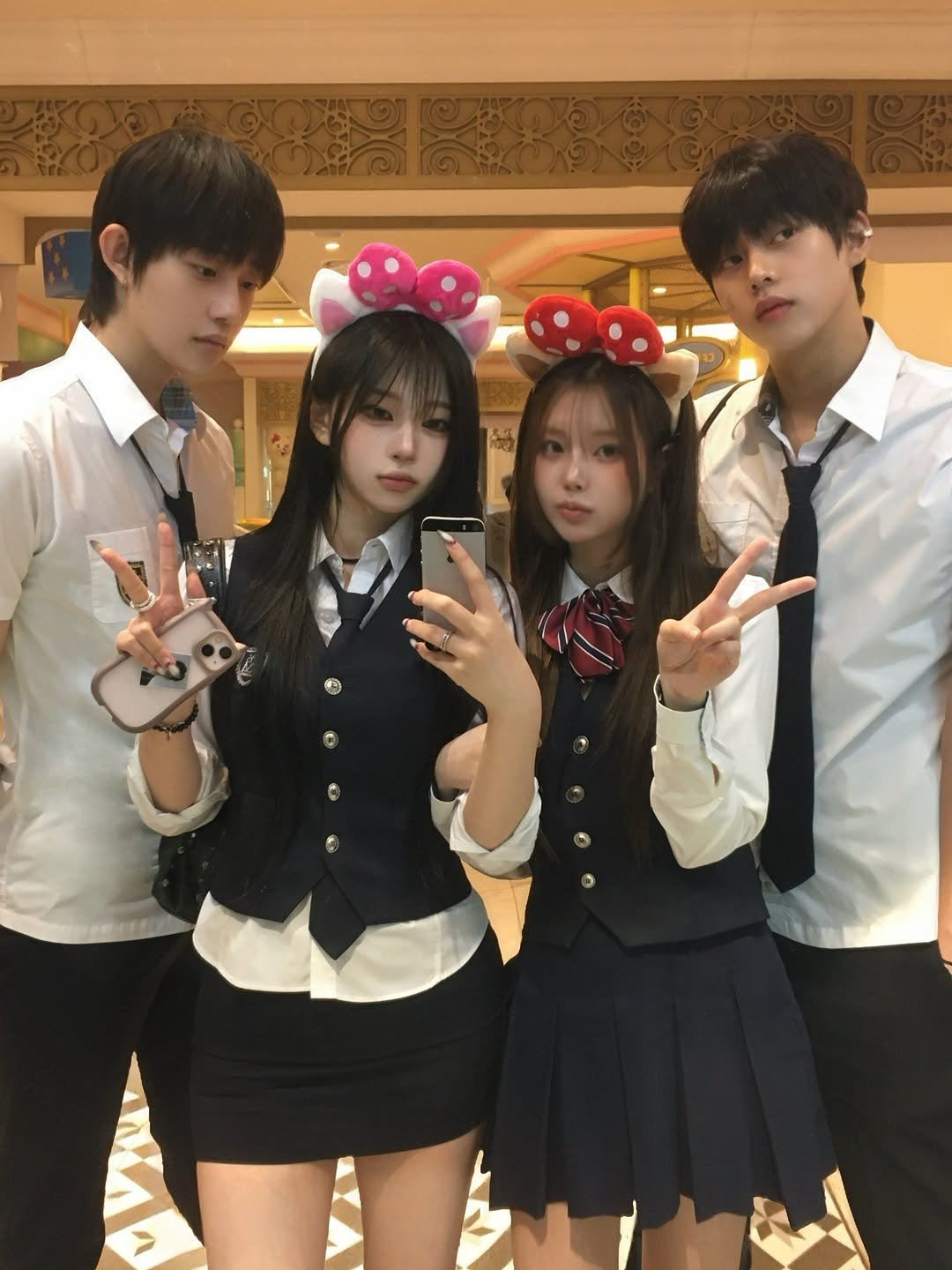 rr_yung 게시물 이미지: 조퇴하고 롯데월드ㅋㅋ

#롯데월드 #fyp