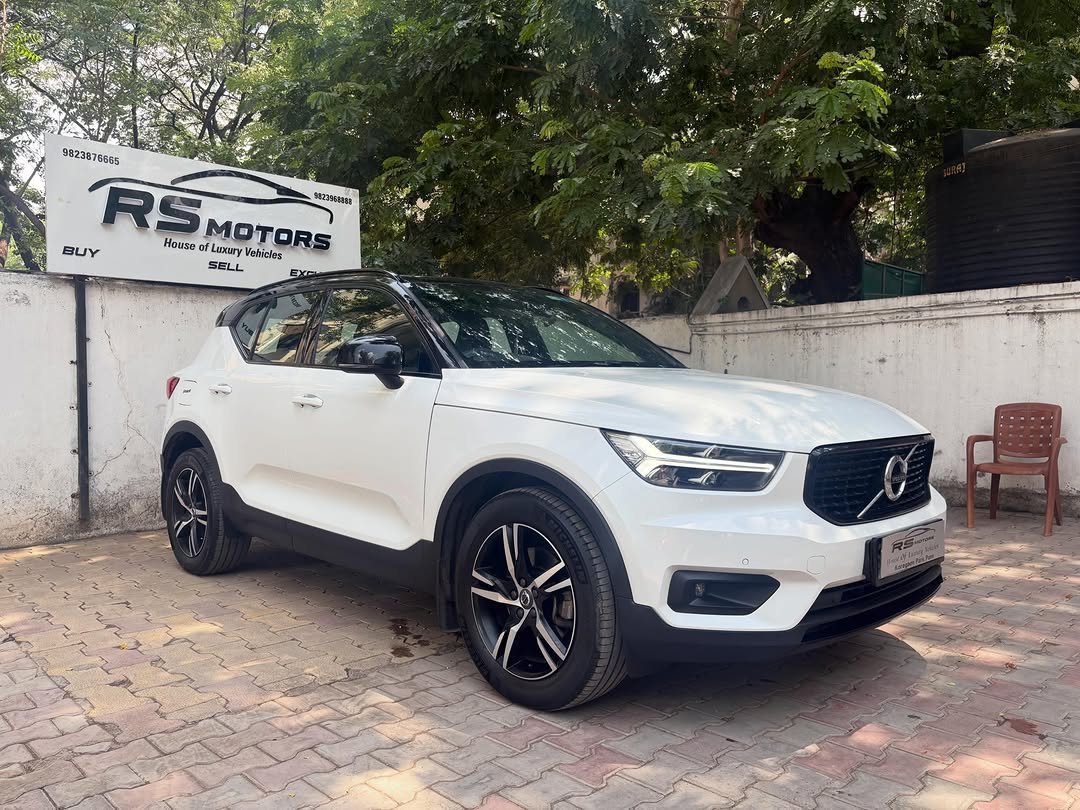 rsmotorspune 게시물 이미지: 2022

Volvo XC40 T4 

Petrol variant 

Only...