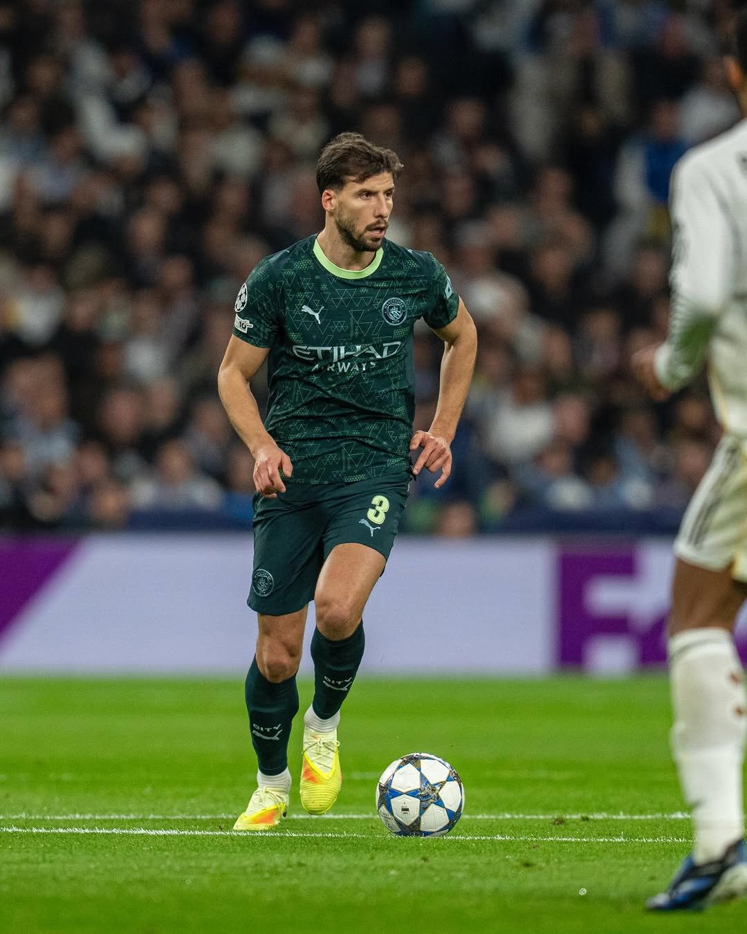 Photo by Rúben Gato Dias on December 11, 2025. May be an image of football, soccer, stadium and text that says 'TIRAD RWAY WAY'.