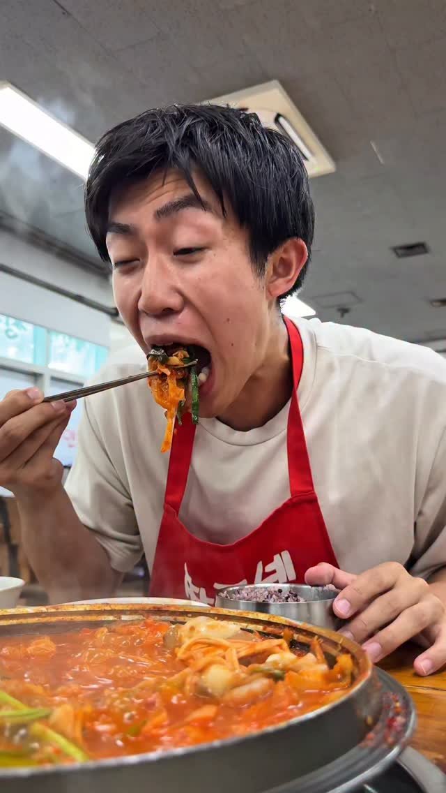 rui_eatingalone 게시물 이미지: . I'm eating alone every day! 

#mukbang...