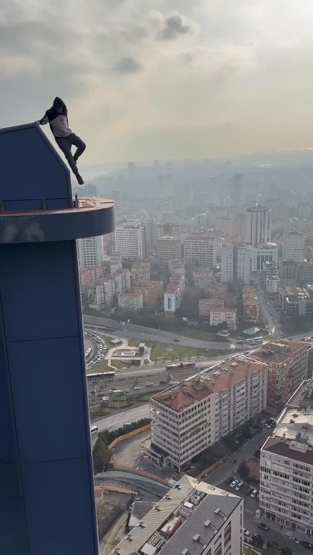 runroof_ 게시물 이미지: Bu video profesyonel bir çılgın tarafından...