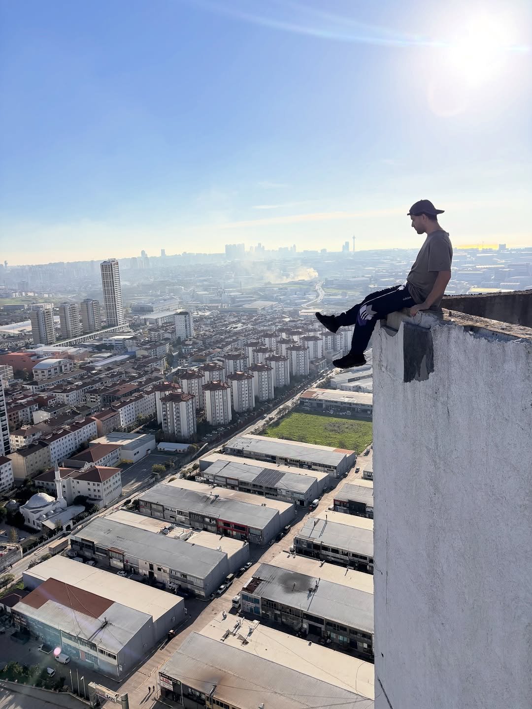 Photo by Mustafa kurt on November 20, 2025. May be an image of climbing, skyscraper, buildings, tower, water tower and text.