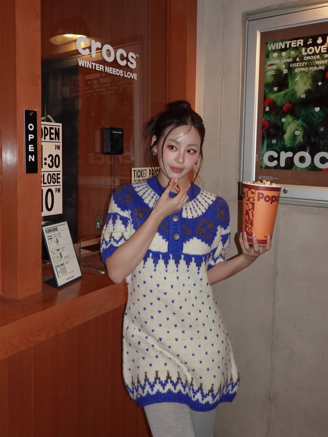 Photo shared by 령령 𝐑𝐲𝐞𝐨𝐧𝐠𝐫𝐲𝐞𝐨𝐧𝐠 ♡⁼³₌₃ on December 05, 2025 tagging @crocskorea, and @movieland.archive. May be an image of dress and text that says 'crocs WINTER NEEDS WINTERNEEDSLOVE LOVE "WINTER LOVE CROCS MOVIE MOVIELANDZZWIN WINT LAND& COZZZY NTO 6(FRI)-7(SUN) S(FRI)- (SUN) OEC. CTO P PEN E PN N :30 LOSE O" PИ TICKET 9ิ22 croo കക Pope ada'.
