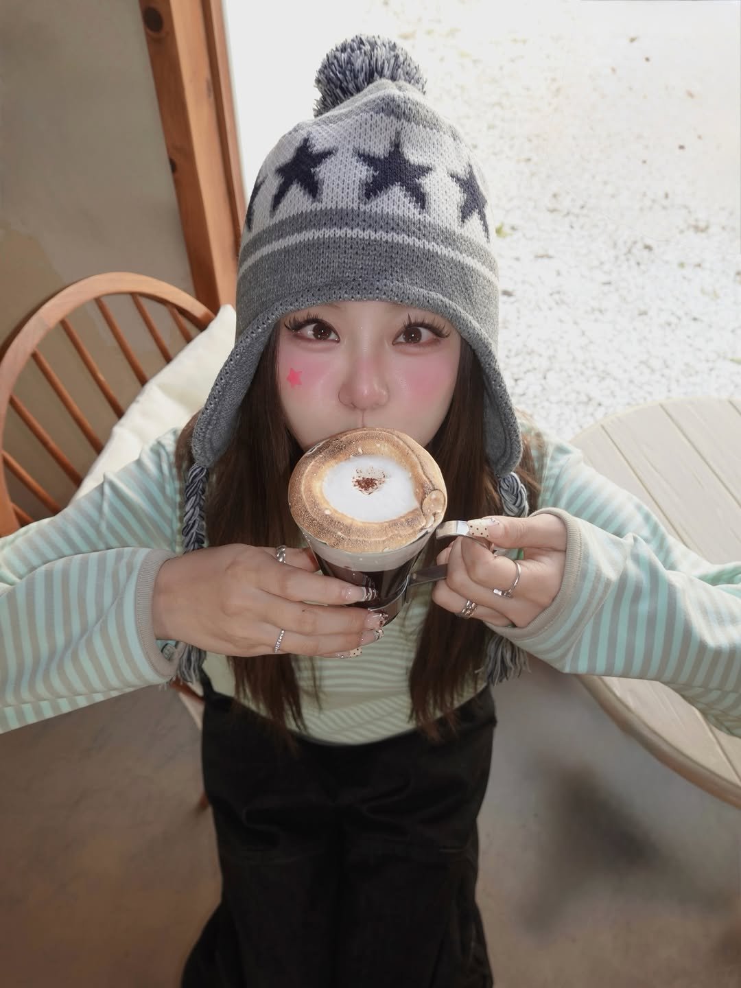 Photo by 령령 𝐑𝐲𝐞𝐨𝐧𝐠𝐫𝐲𝐞𝐨𝐧𝐠 ♡⁼³₌₃ on January 15, 2026. May be an image of coffee, cappuccino and text.