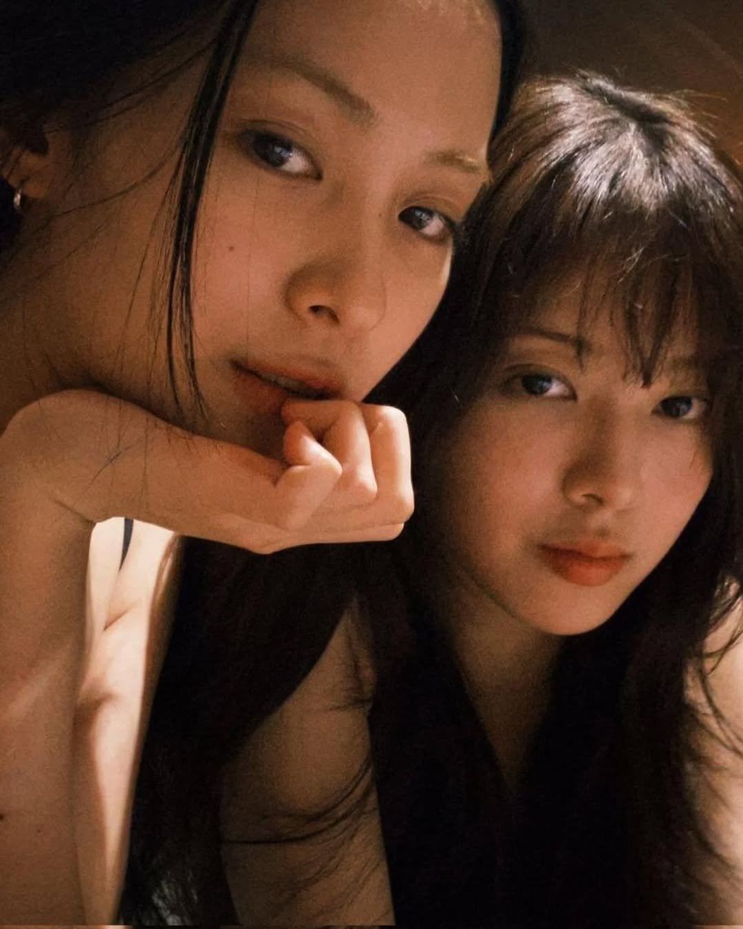 Photo by ITZY RYUJIN (신류진) on January 21, 2026. May be an image of one or more people, hair, slip, mirror and text.