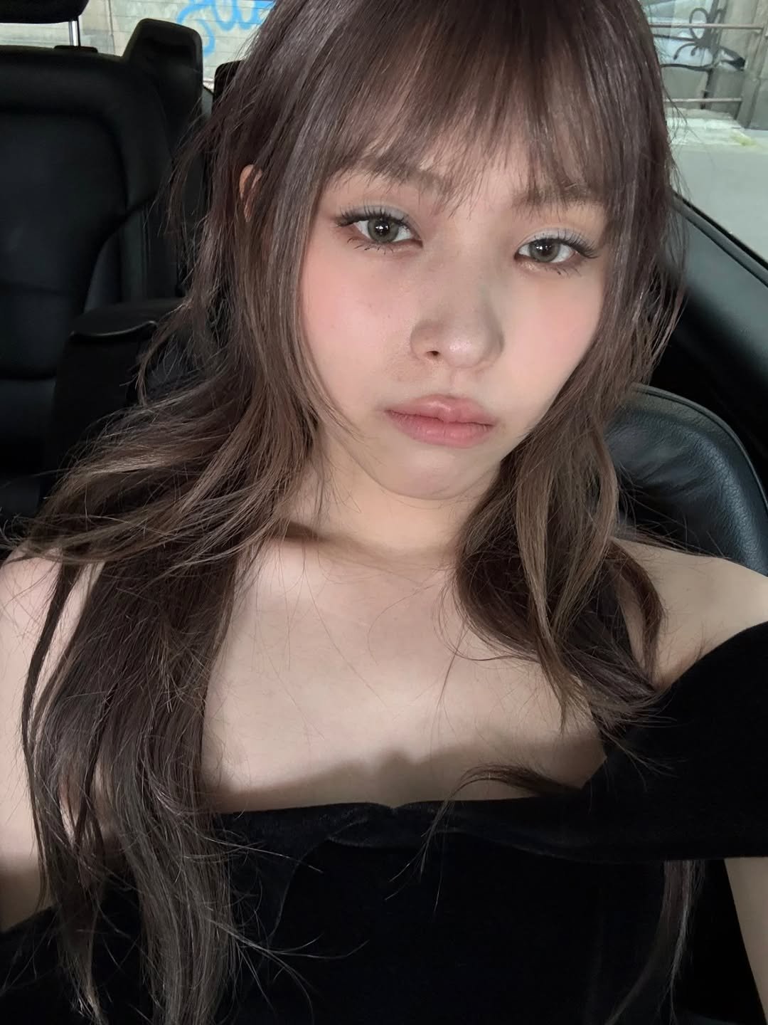 Photo by ITZY RYUJIN (신류진) on November 15, 2025. May be a selfie of one or more people, hair, top and text.