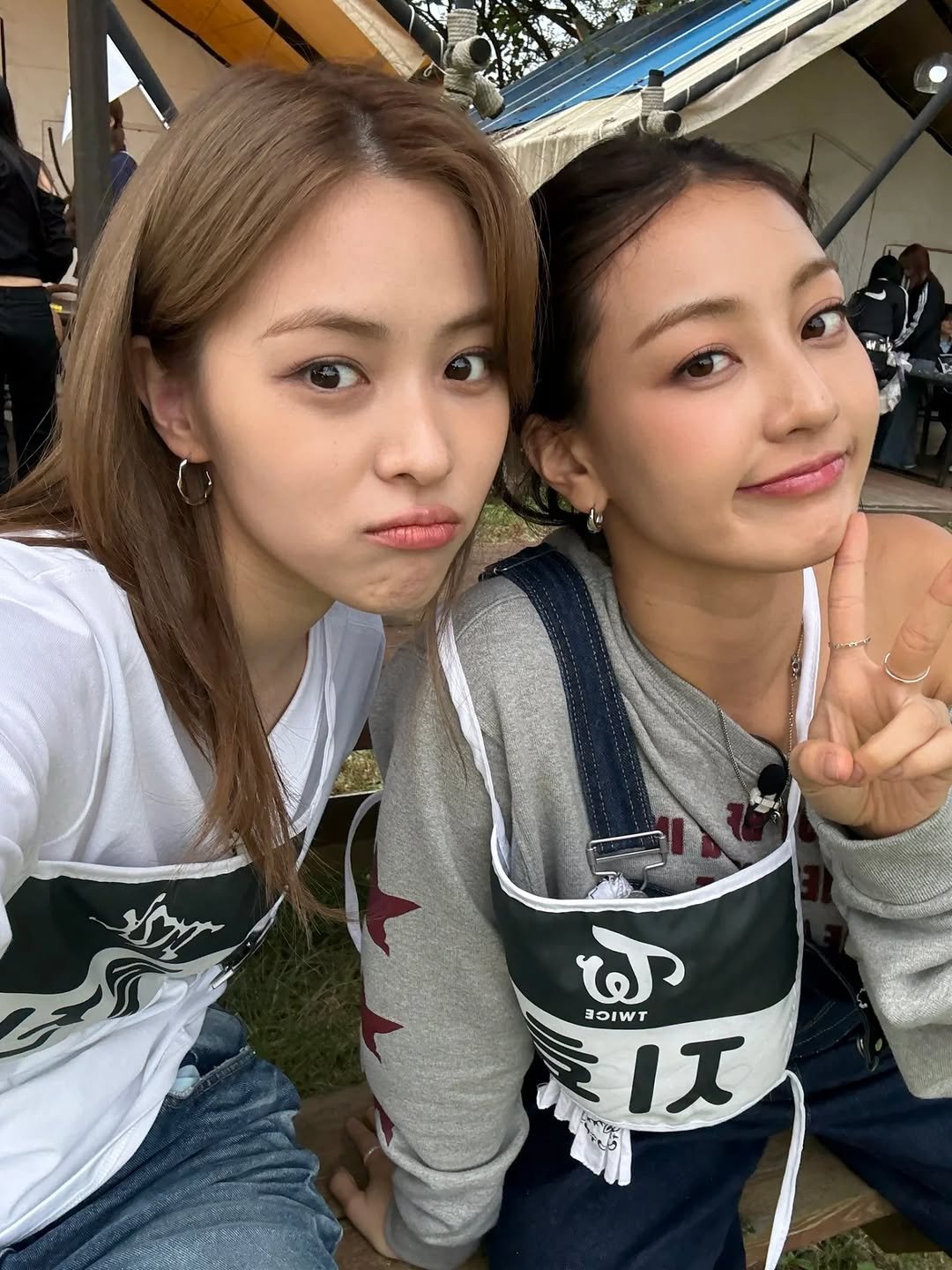 Photo by ITZY RYUJIN (신류진) on November 03, 2025. May be an image of ‎one or more people, hair, top and ‎text that says '‎0 モ මා สอเฟร /ו‎'‎‎.