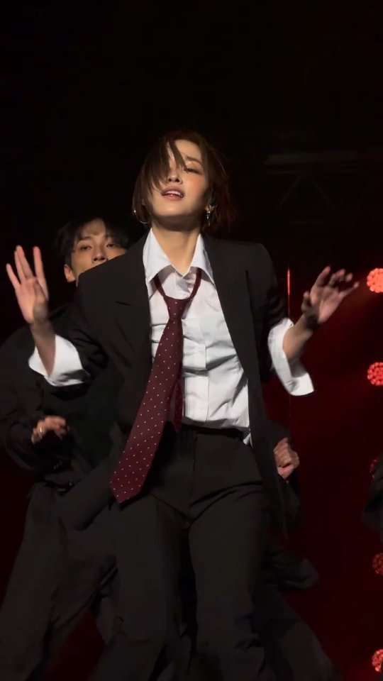 ryujin__itzy 게시물 이미지: I’m still here ❤️‍🔥

#ITZY #RYUJIN #있지 #류진