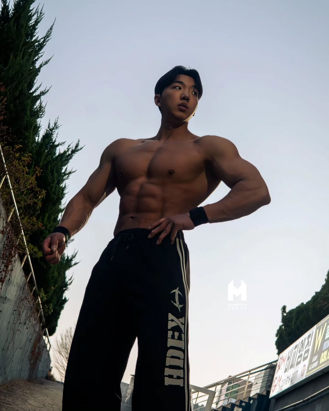 ryun_seo 게시물 이미지: Men's Sports Model Atilete
심현서 🇰🇷
Shim...