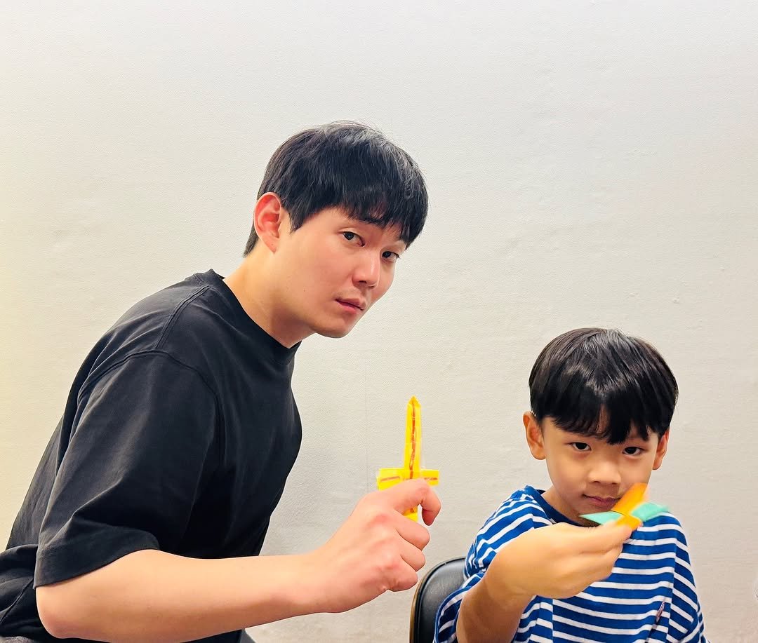 ryurudtn 게시물 이미지: 시우야 삼촌 좋아? 아니라고만 하지 말아줘 제발.