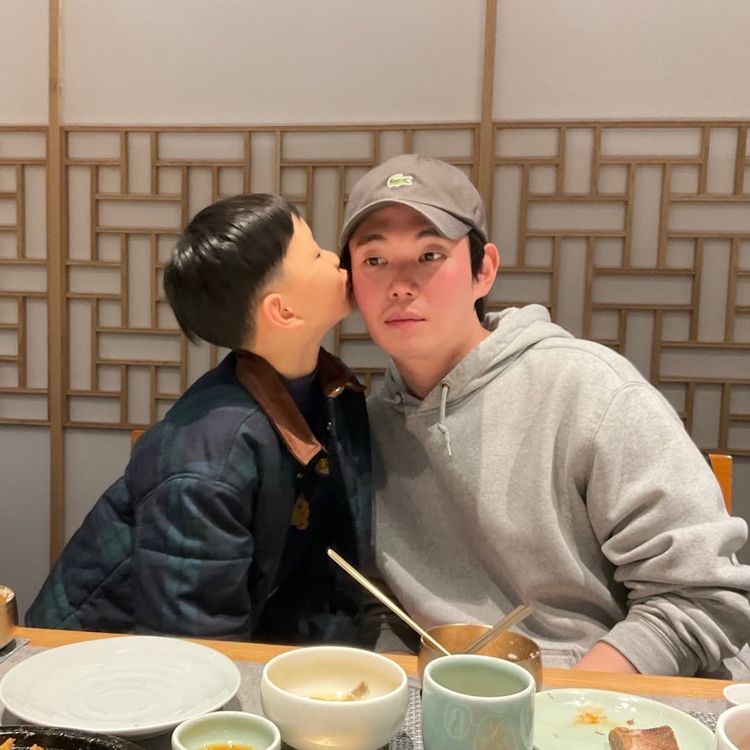 ryurudtn 게시물 이미지: 너랑 같이 또 맛있는거 먹고 재밌는 얘기하고 
그러고 놀고싶어.