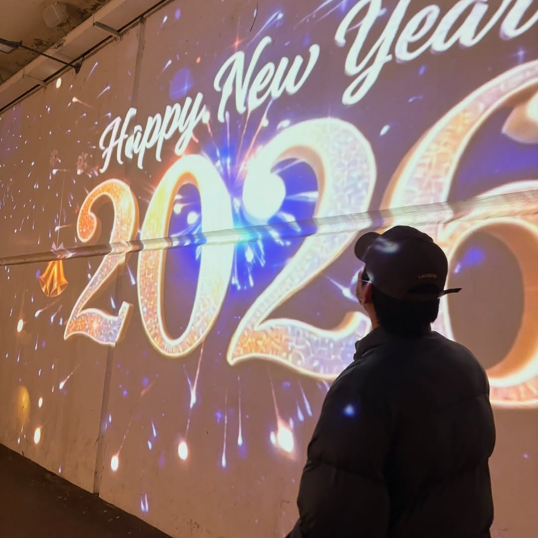 Photo by 류경수 on February 18, 2026. May be an image of standing, fireworks and text that says 'Happy New yeur 20 202'.