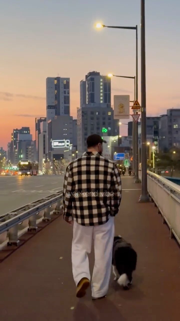 s.ho_thefit 게시물 이미지: 🐶

주말산책 4시간, 월요일부터 피곤🥱
#리버...
