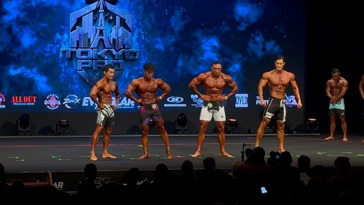 s.ho_thefit 게시물 이미지: “𝙆𝙚𝙚𝙥 𝙂𝙤𝙞𝙣𝙜“ 

10년 넘게 왼쪽 포즈로 잡다 오른쪽으로 바꿔봤는데 다시...