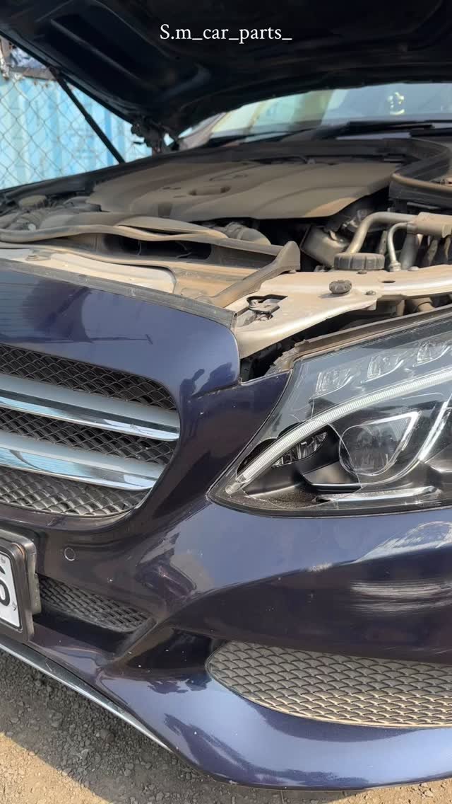 s.m_car_parts_ 게시물 이미지: #mercedesbenz #mercedes #cclass 
Head light...