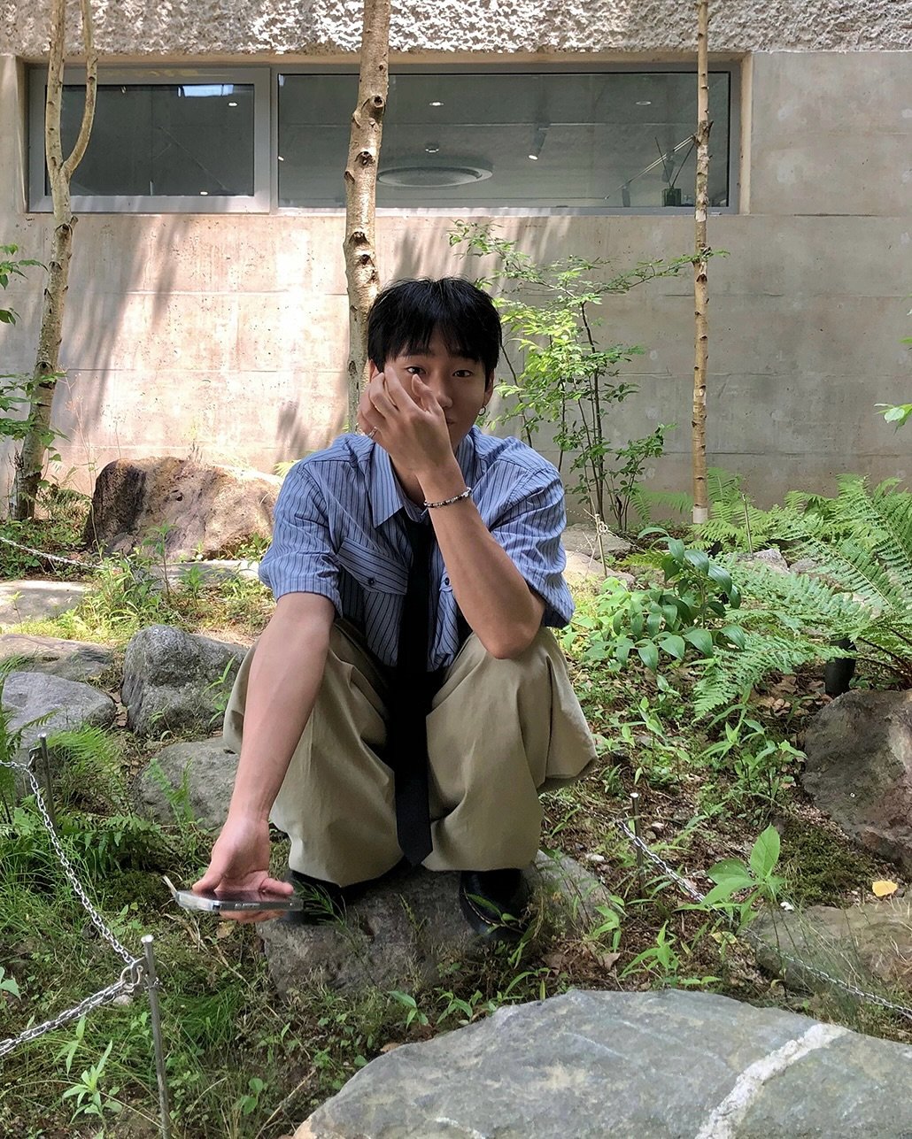 Photo by 신상준/아넌 on July 31, 2025. May be an image of 1 person, bolo tie and text.