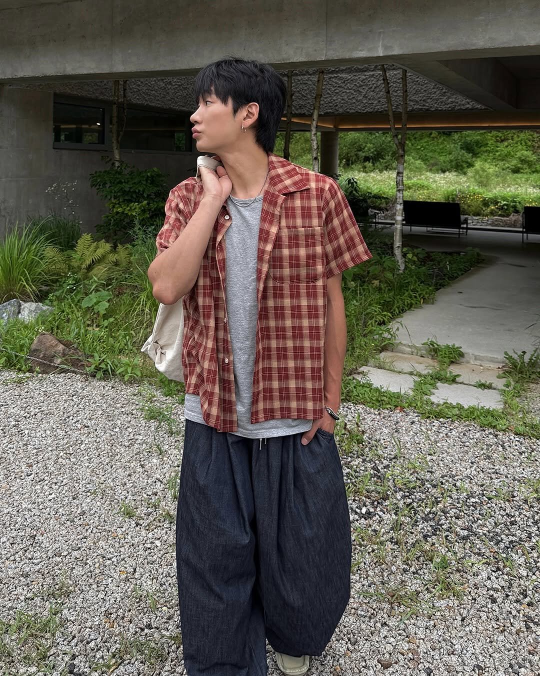 Photo by 신상준/아넌 on July 16, 2025. May be an image of 1 person, kilt, sarong and text.