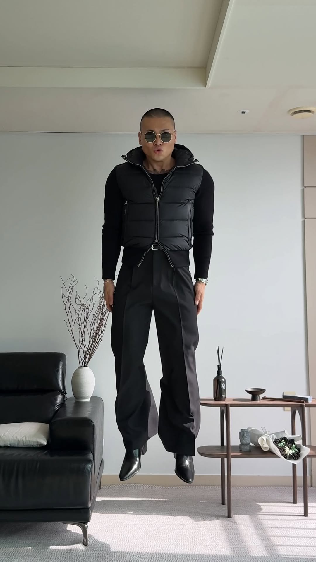 s.tone__iron 게시물 이미지: 공중부양 룩북 🕴️

저는 몇 번이나 뛰었게요?

✅코디 정보는 댓글✅