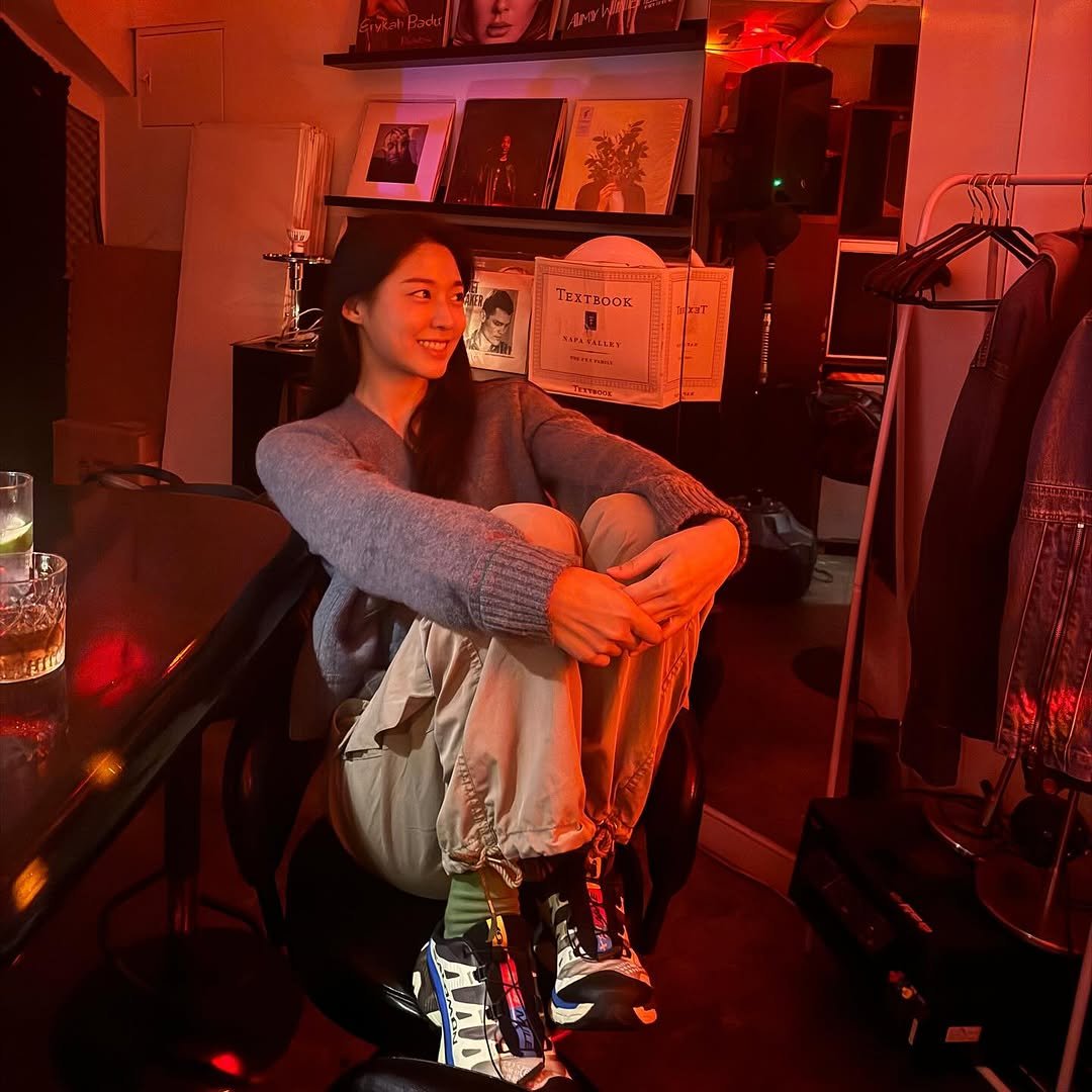 Photo by 김설현 on May 24, 2025. May be an image of lantern and lightbulb.