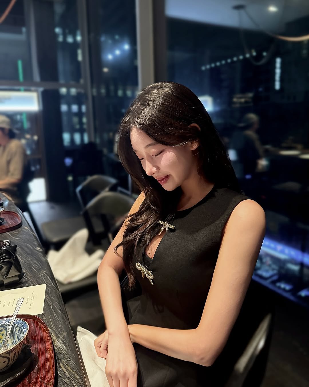 Photo shared by 우수한 禹洙漢🎀 on September 19, 2025 tagging @negi_live. May be an image of 2 people, hair, top, dress and text.