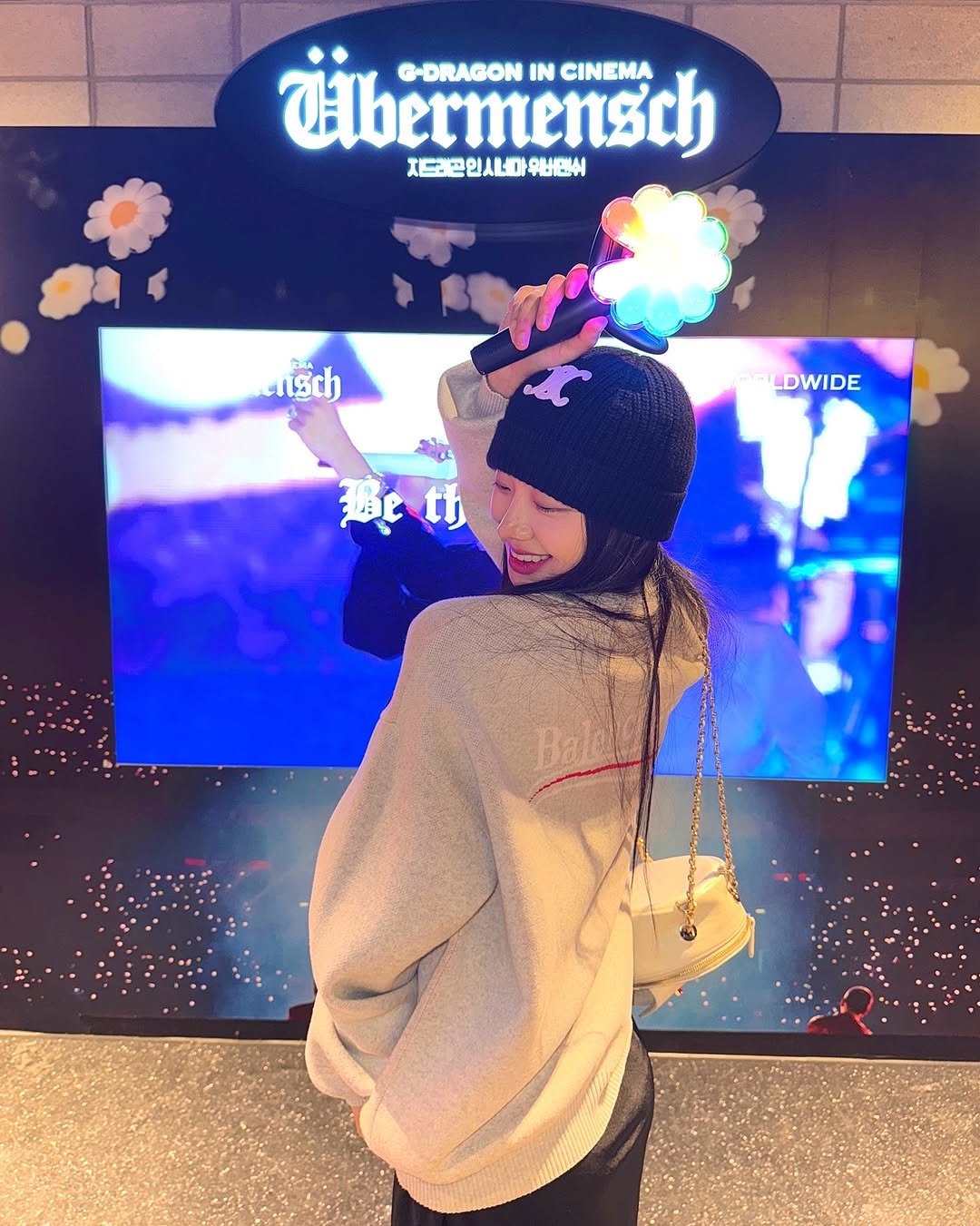 Photo shared by 우수한 禹洙漢🎀 on November 18, 2025 tagging @xxxibgdrgn.