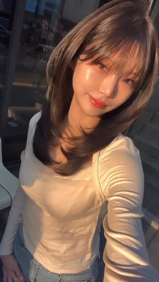 s2weetme 게시물 이미지: 자연광 맛집 ༘⋆✩✧⠀

@lowe_.s 
#레이어드컷 #머리맛집 #염색 #헤어모델