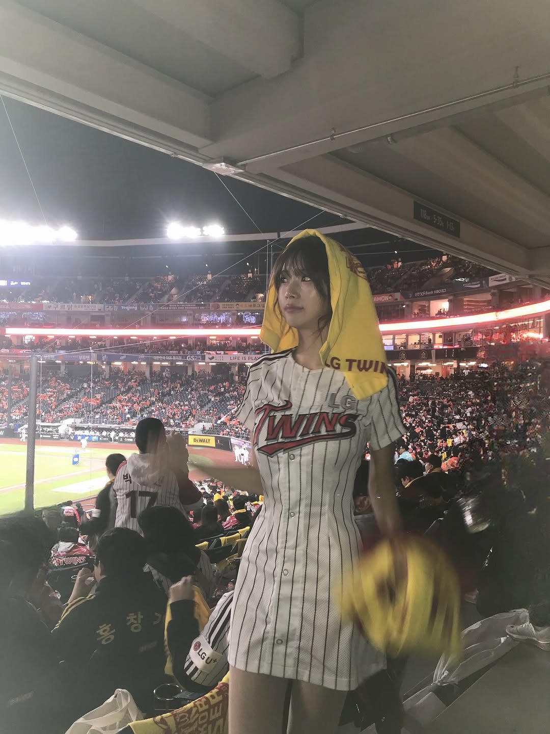 Photo shared by 단미 on October 30, 2025 tagging @austindean_3, @sung__ju.8, @oh_ye_sh_sh, @lgtwinsbaseballclub, @_9bon_, @shinminjae___4, @moon__bo_07, @kbo.official, @hongchangki_51, @hm_denden17, @lgtwinsnation_official, and @lgtwinsbigfan.