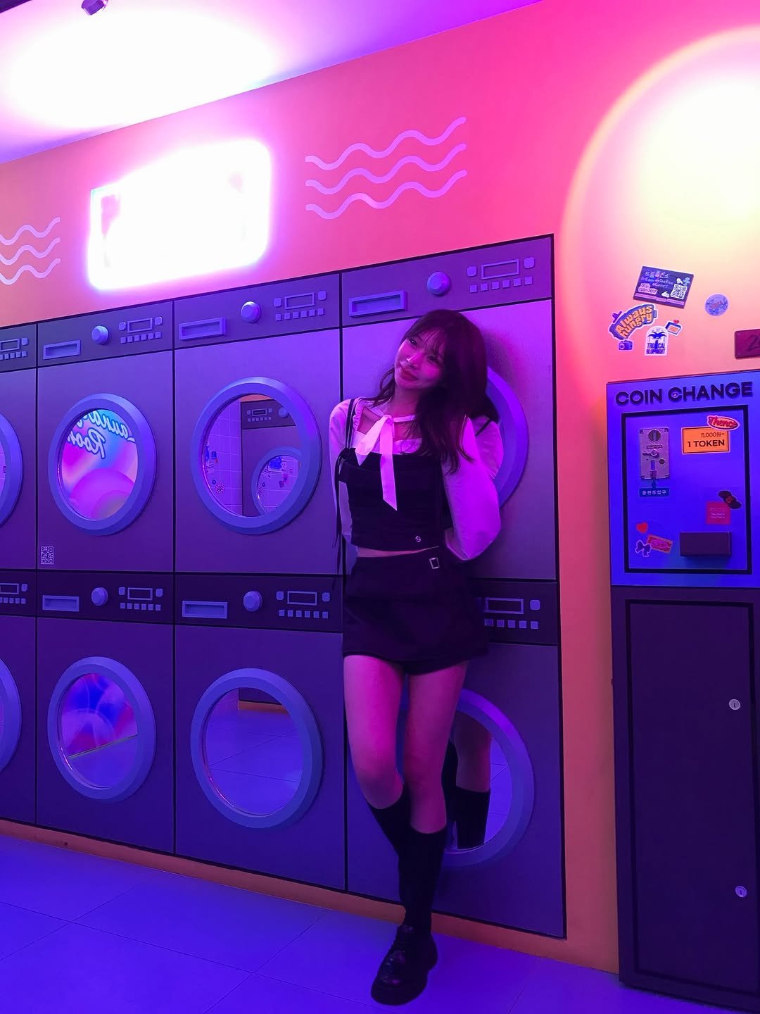 Photo shared by 단미 on November 13, 2025 tagging @painorpleasure_official.