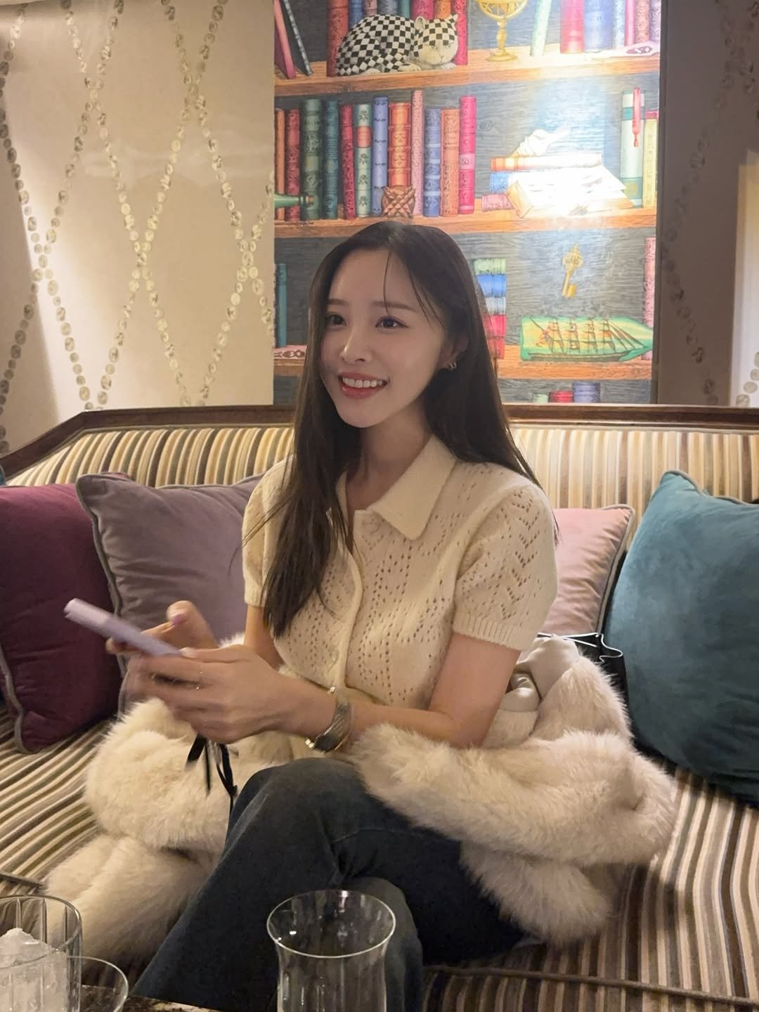 Photo by 이솔이 ✨ on January 12, 2026. May be an image of one or more people, hair and text.