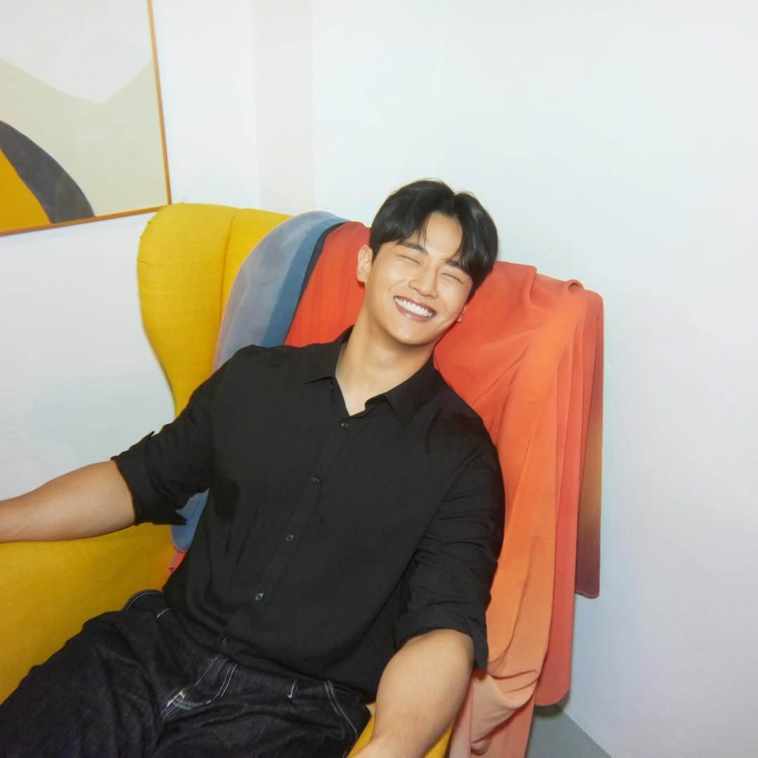 Photo shared by 김승겸 on March 02, 2026 tagging @apostudio_official. May be an image of text.