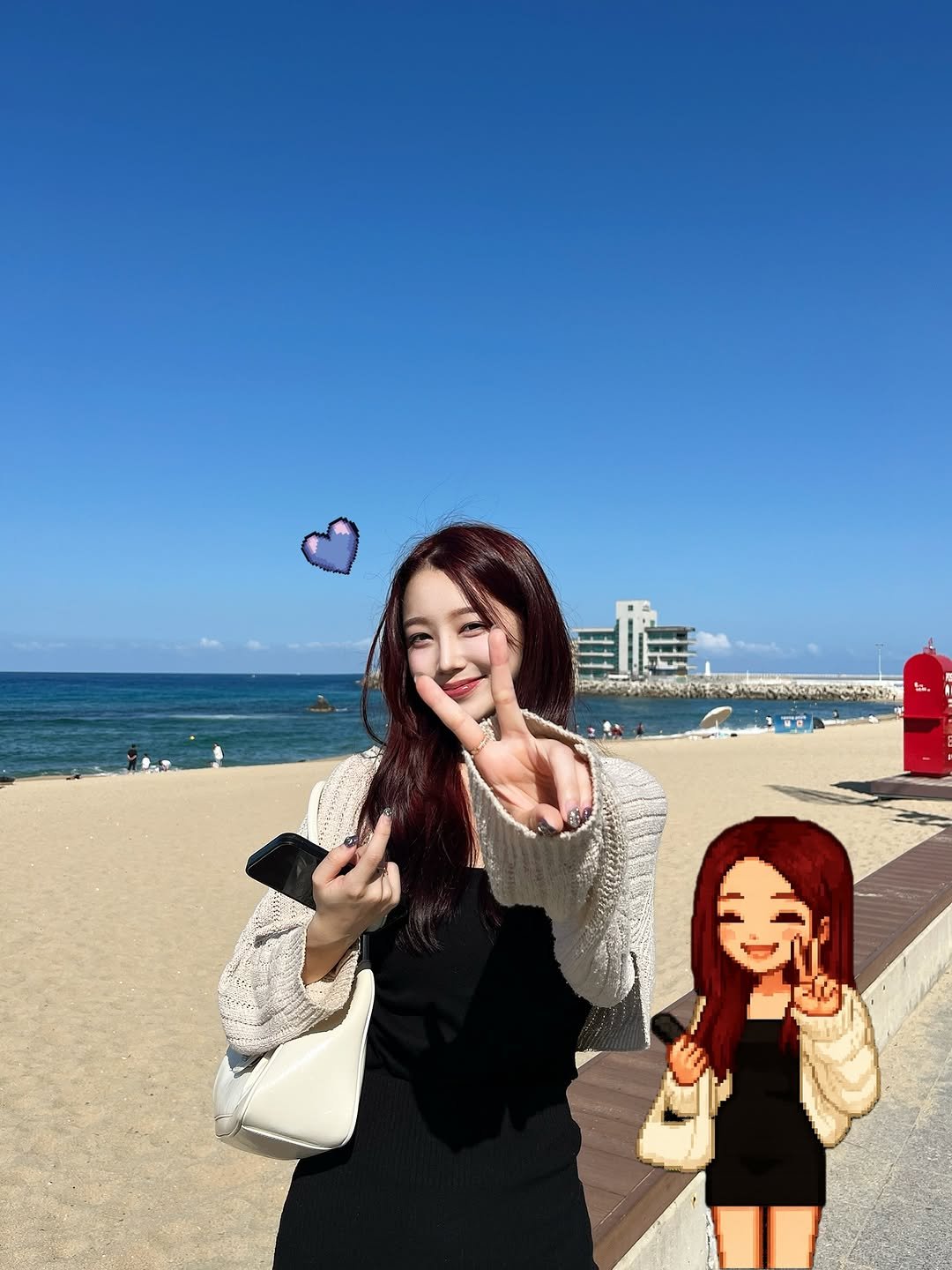 Photo shared by 승지 on July 13, 2025 tagging @minmi_official. May be an image of 5 people, hair, beach and text.