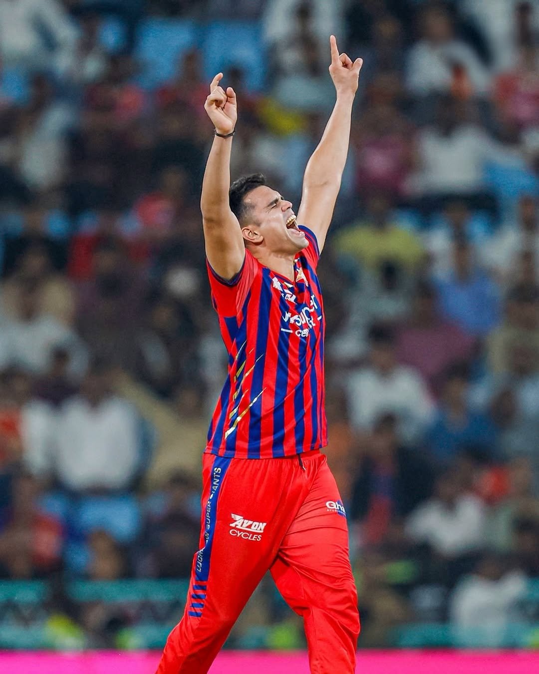 sachintendulkar 게시물 이미지: Well done, Arjun. ❤️
Proud of the way you’ve...