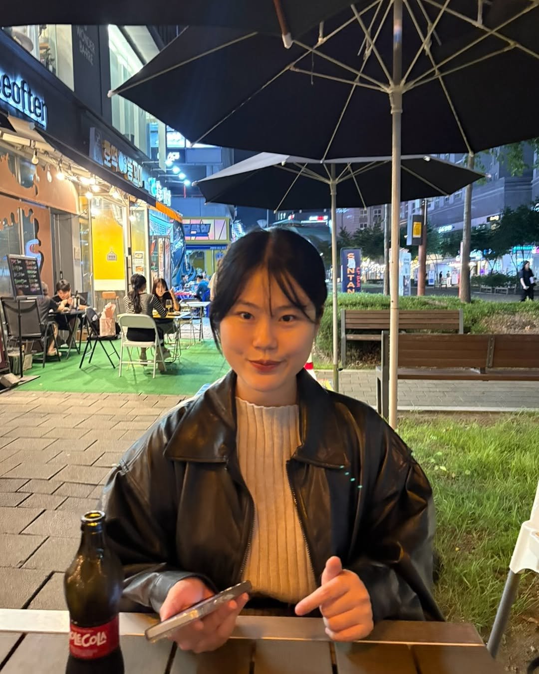 Photo by 새미 on September 30, 2025. May be an image of 3 people and text.