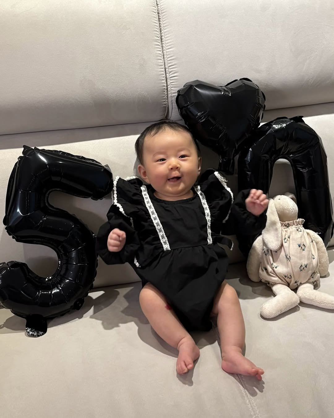 Photo shared by 새미 on October 05, 2025 tagging @100_s.woo. May be an image of balloon.