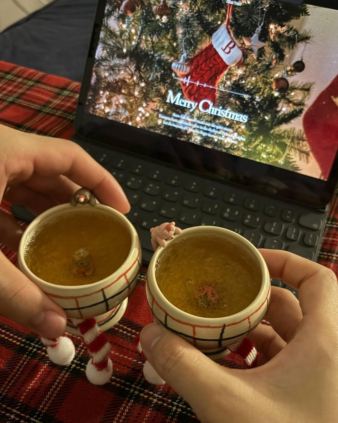 Photo shared by 새미 on December 31, 2025 tagging @100_s.woo. May be an image of medicine, coffee cup, christmas tree, cup, tea, shot glass, teacup and text.