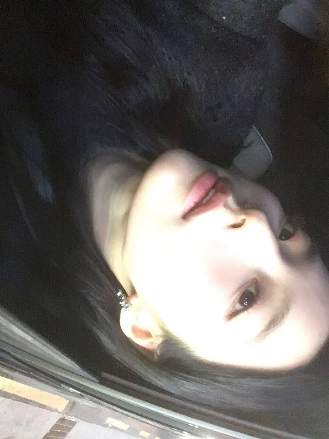 Photo by 이새롬 on February 23, 2026. May be a selfie of one or more people, hair and text.