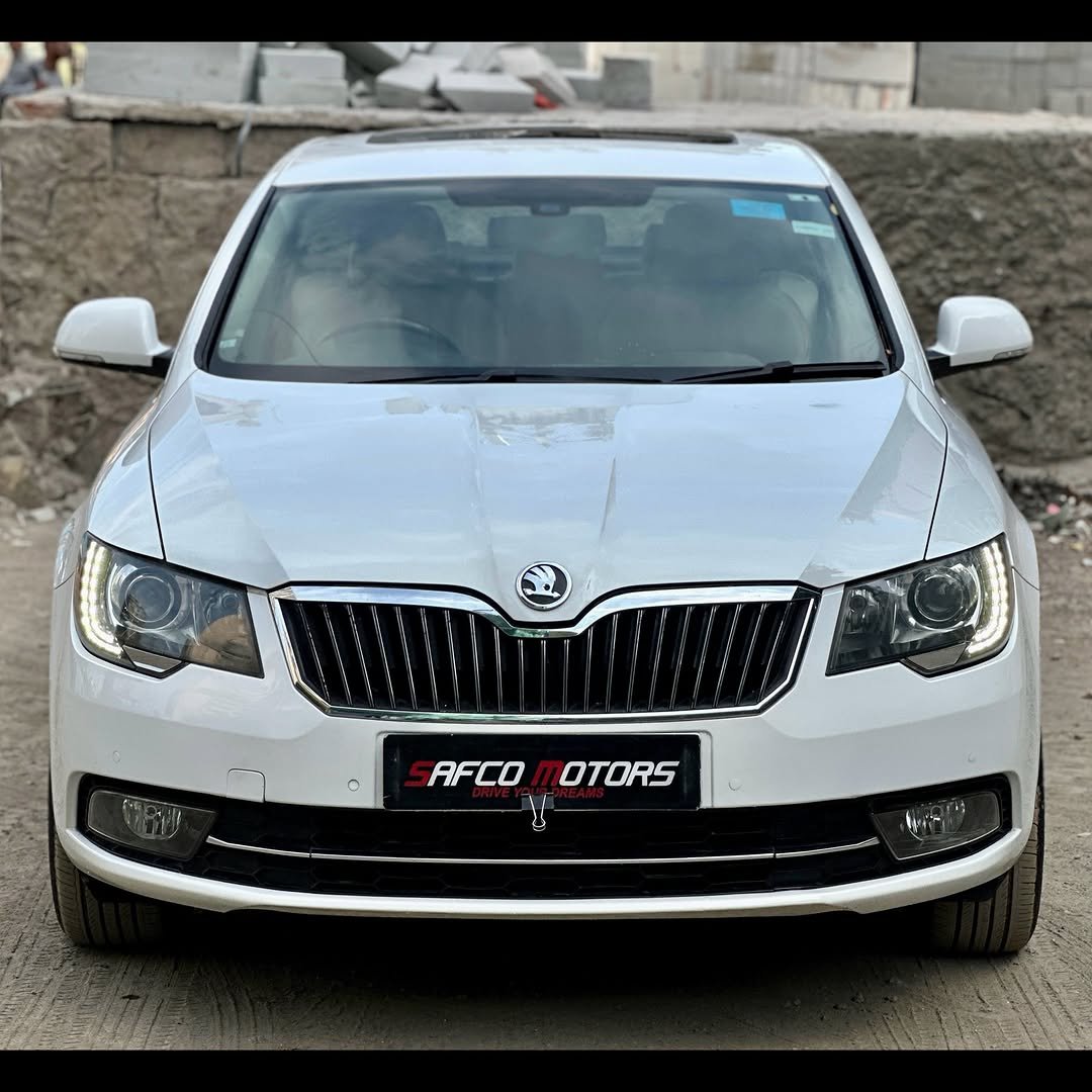 safcomotors 게시물 이미지: 🚘SAFCO MOTORS🚘

SKODA SUPERB 1.8 TFSI ELEGANCE...